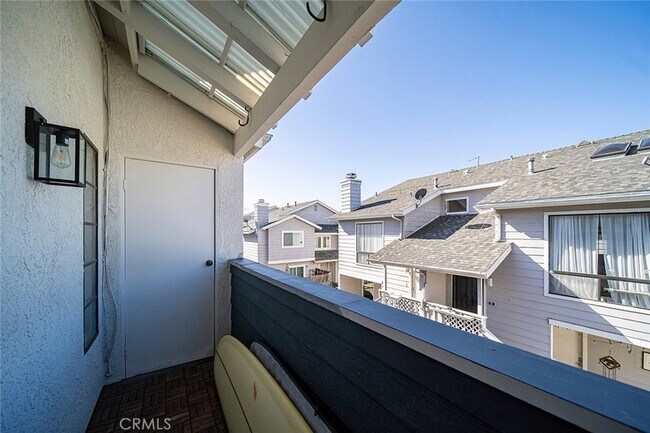 Building Photo - 345 Avocado St