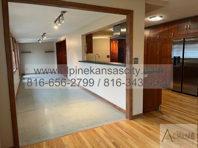 Building Photo - Spacious One Level Home on HUGE LOT!