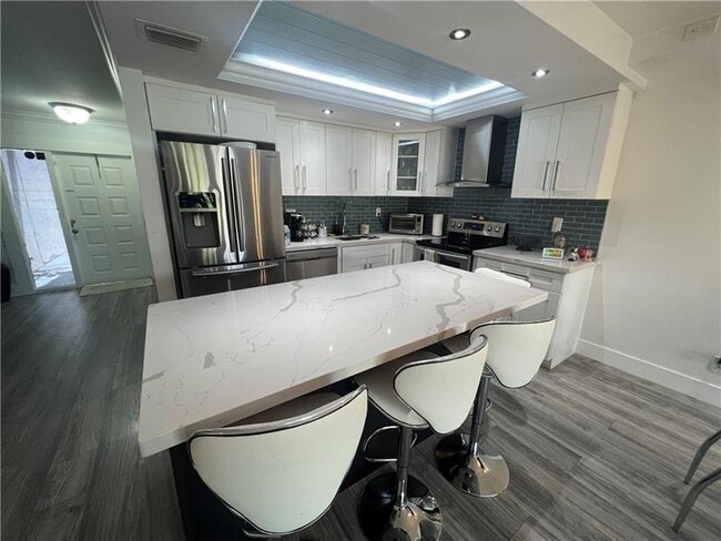 Building Photo - 211 NW 45th Ave