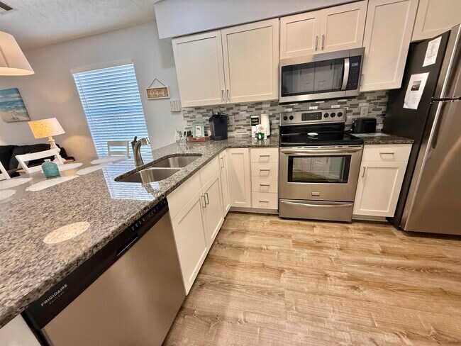 Building Photo - 619 Waterway Village Blvd