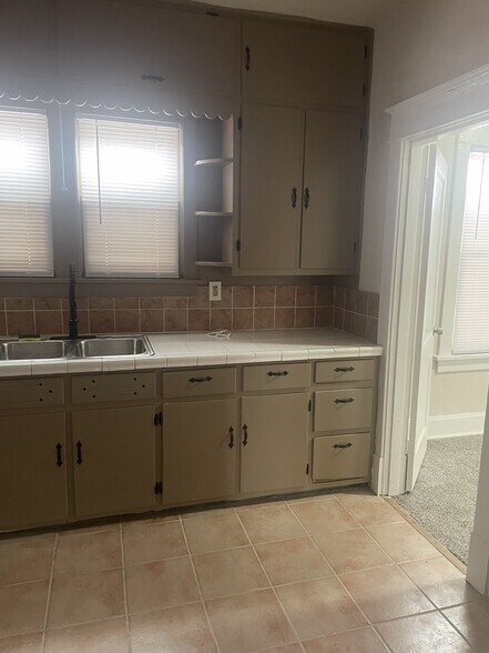 Building Photo - 1839 Ervay Ave