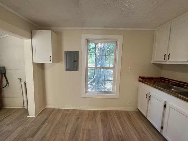 Building Photo - Renovated 3/1 House in North Rome- $1,195