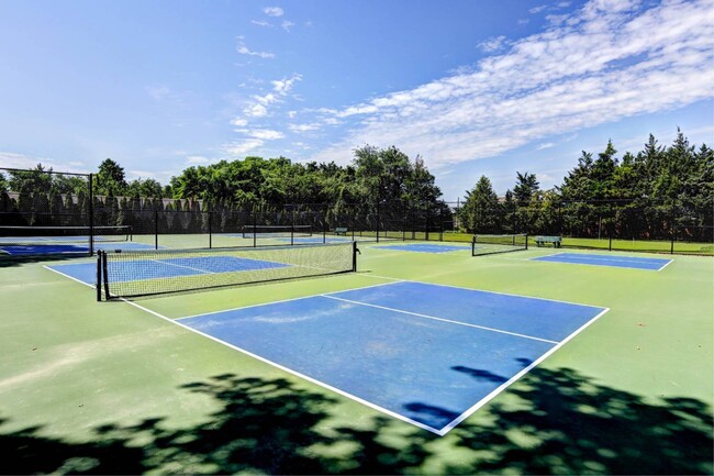 Building Photo - 50 Hubbard Ln