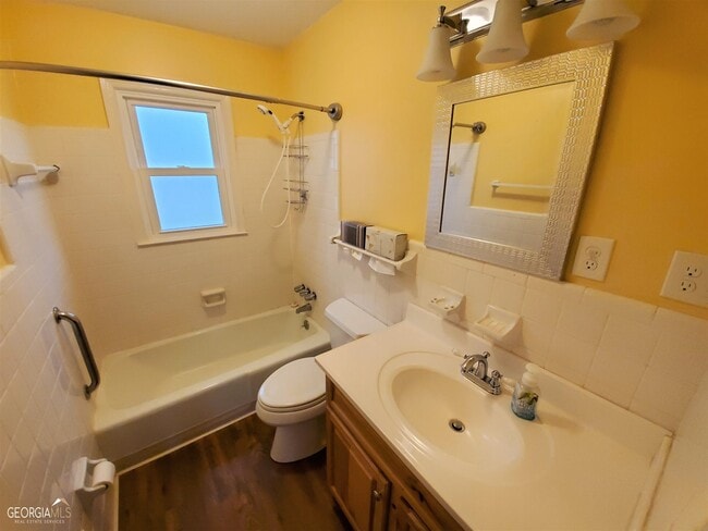 Building Photo - 48 Leigh St