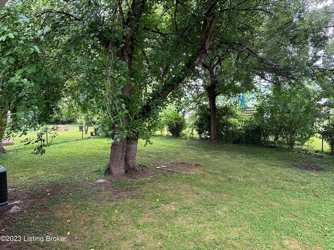 Building Photo - 8908 Blue Bell Dr