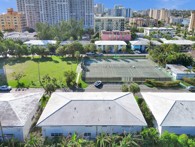 Building Photo - 3209 Colony Club Rd