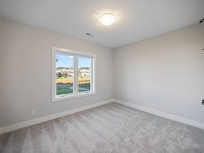 Building Photo - Spacious 4-Bedroom Home in Quiet Polk City...