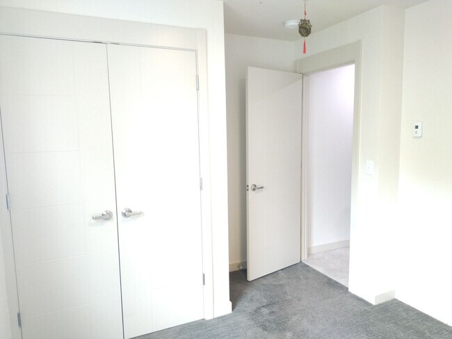 Building Photo - 3bd/2.5ba Seattle Townhome