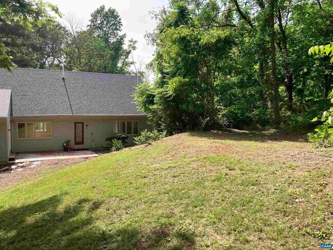 Building Photo - 14150 James River Rd