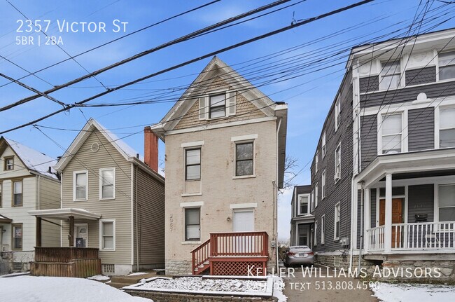 Building Photo - 2357 Victor St