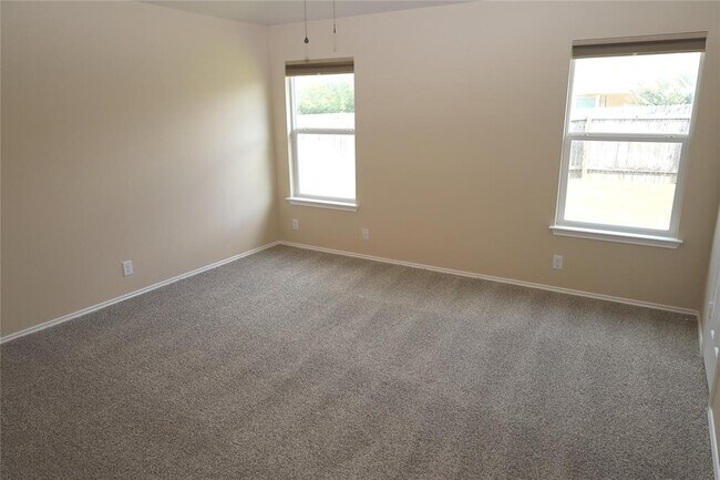 Building Photo - 1804 Golden Arrow Ave
