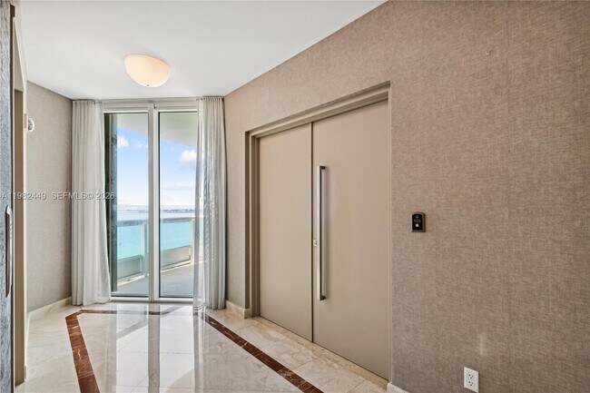 Building Photo - 1643 Brickell Ave