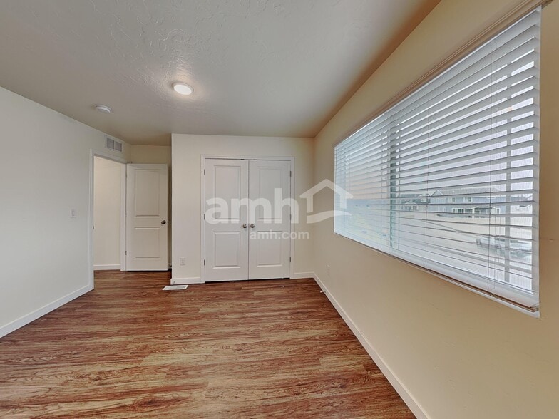 Building Photo - 898 N Garnet Creek Ave