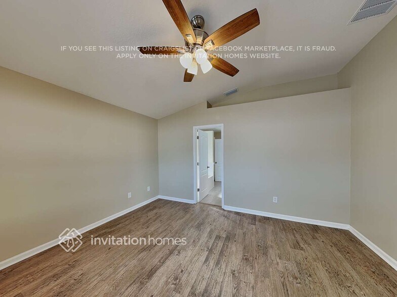 Building Photo - 10203 Hunters Haven Blvd