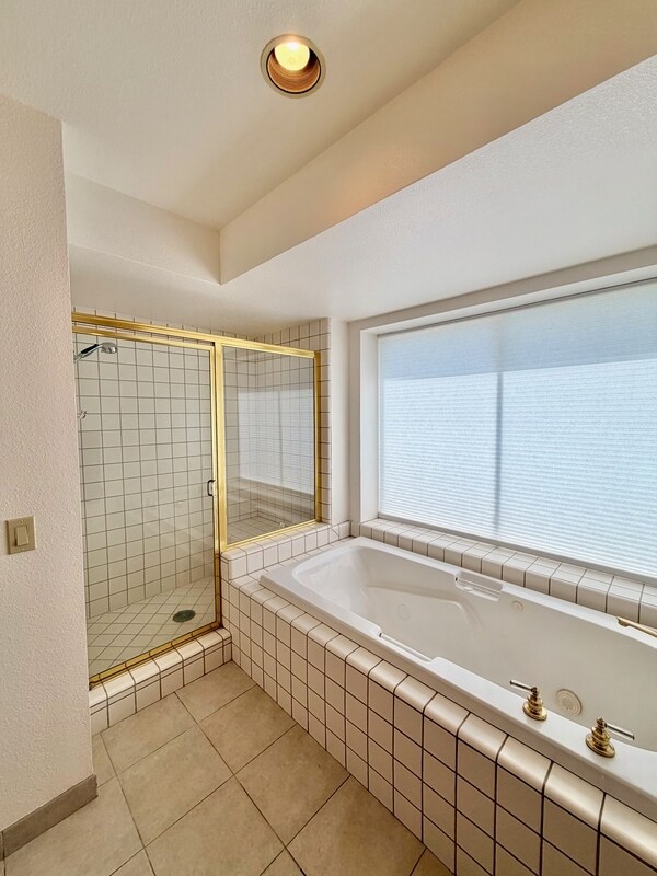Building Photo - 5663 Montclair Cir