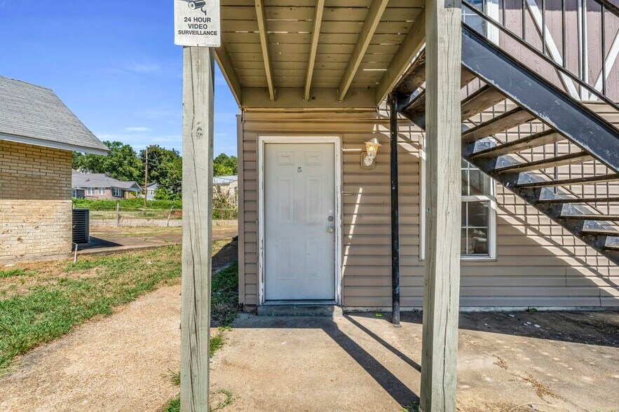 Primary Photo - 1025 6th Ave N