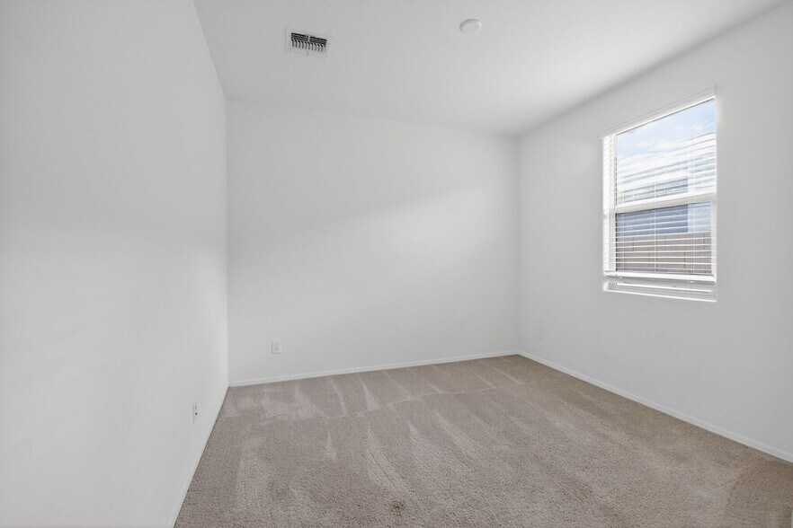 Building Photo - 12750 N Gibbs Ave