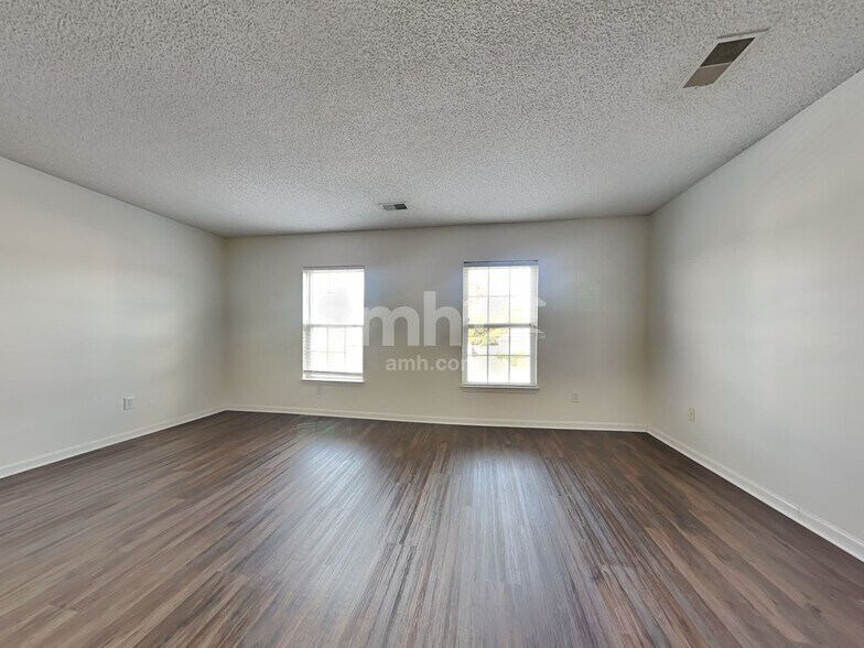 Building Photo - 132 Wildberry Ln