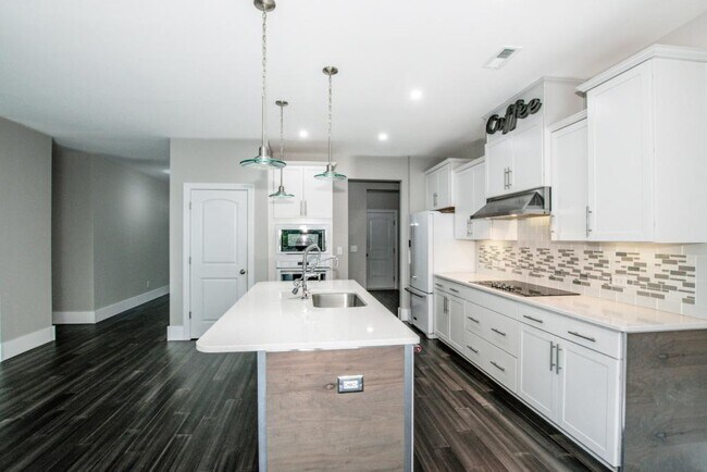 Building Photo - 6120 Durango Way