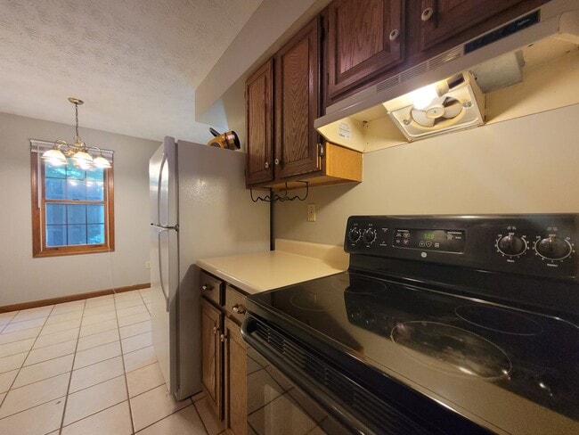 Building Photo - 3 Bedroom, 2.5 Bath Townhouse in Beavercreek!