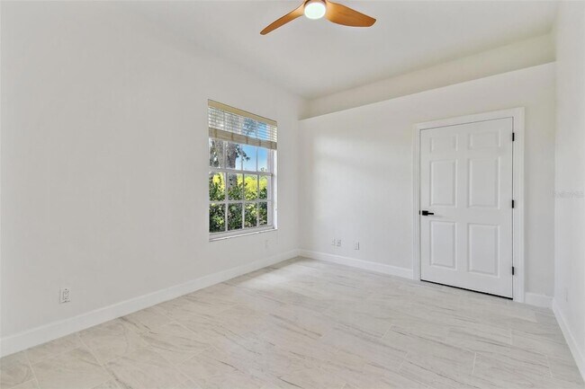 Building Photo - 13792 Long Lake Ln