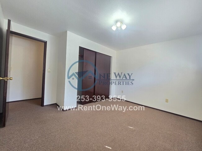 Building Photo - 18601 4th St E