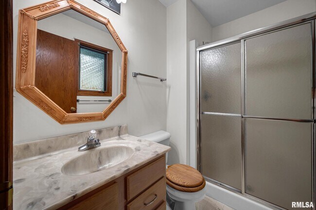 Building Photo - 2321 W Pintura Ct
