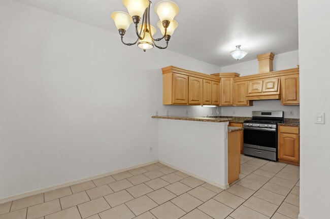 Building Photo - 561 Green Village Ct