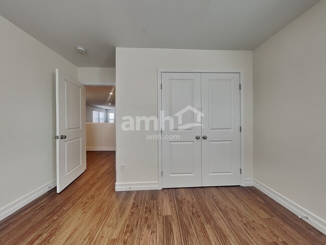 Building Photo - 5843 Petronius St