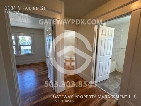 Building Photo - 1104 N Failing St