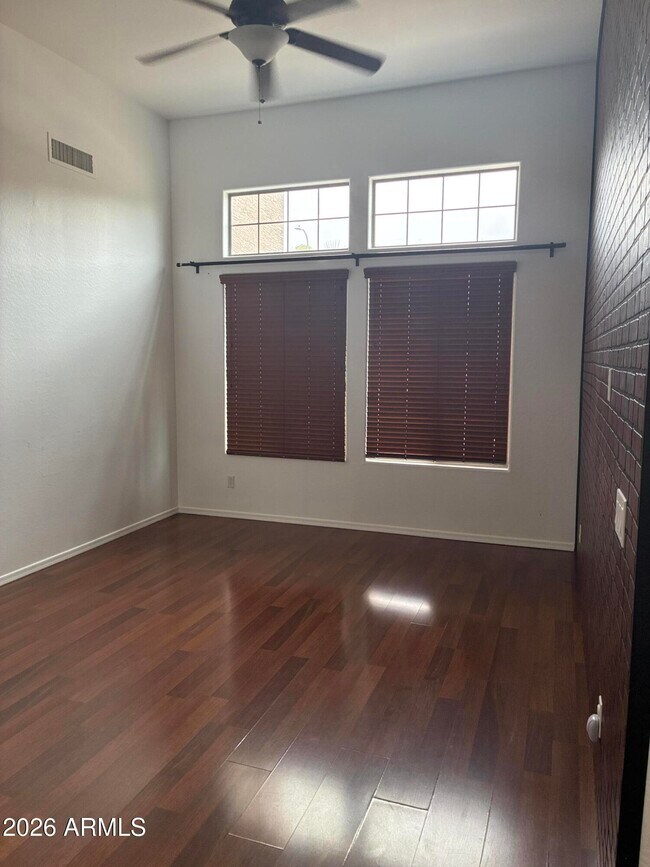 Building Photo - 2741 W Redwood Ln