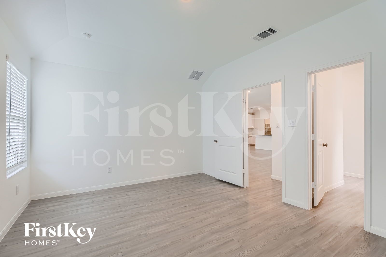 Building Photo - 1212 Treehouse Ln