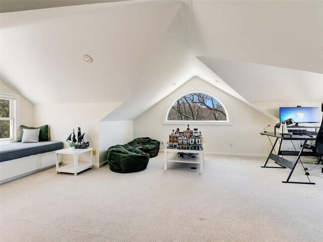 Building Photo - 1901 Yaupon Valley Rd