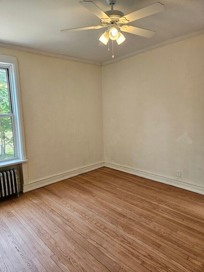 Building Photo - 4751 S Forrestville Ave