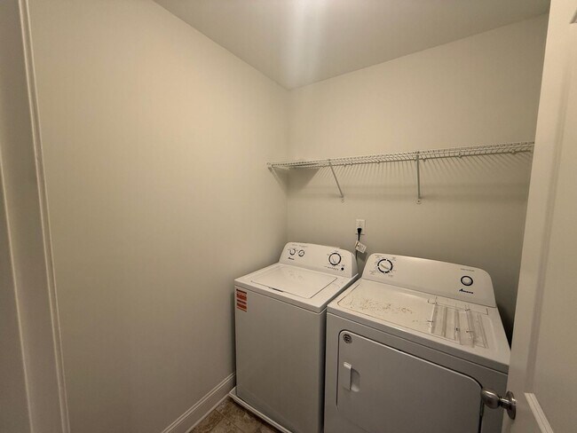 Building Photo - 1123 Augustine Heights Dr