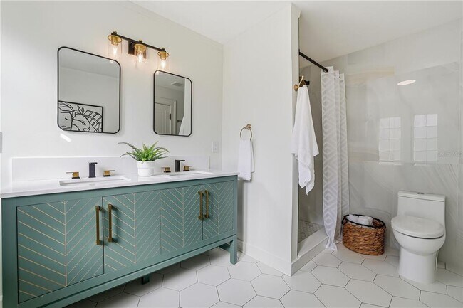 Building Photo - 918 45th St N