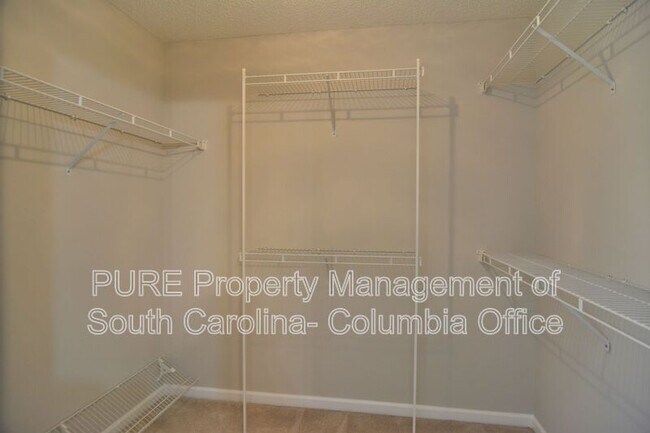 Building Photo - 210 Kingston Forest Dr