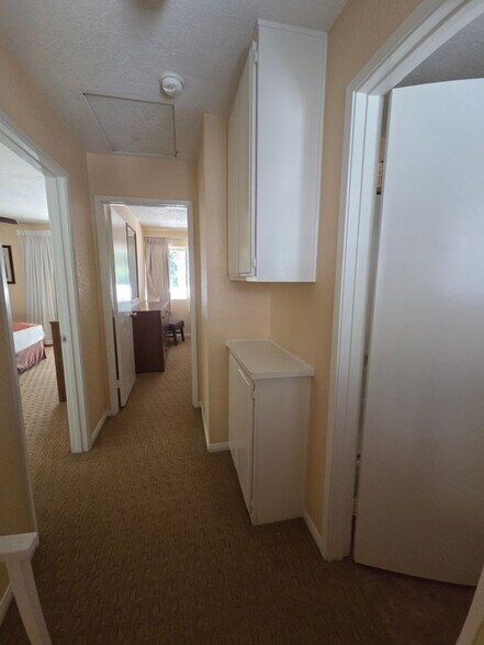 Building Photo - 112 Rockledge Ln