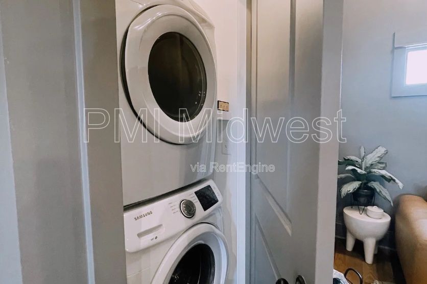 Building Photo - 1529 S East St