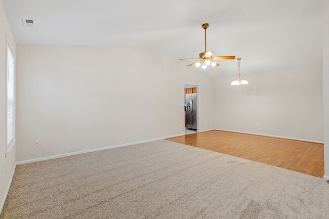 Building Photo - 101 Stoneham Dr