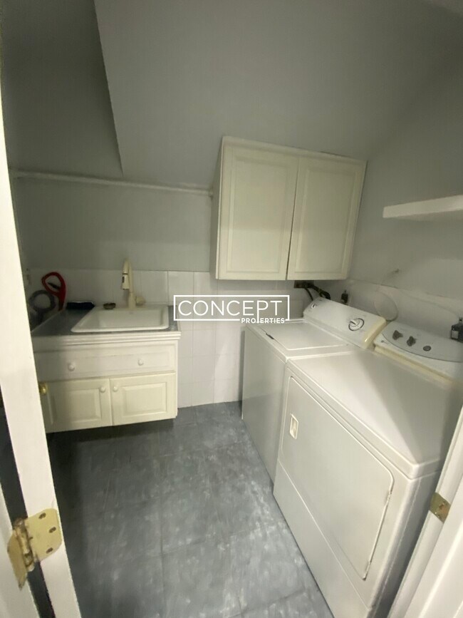 Building Photo - 101 Orleans St