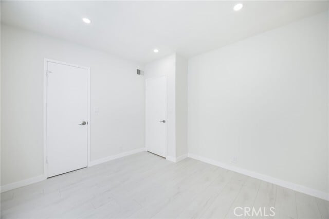 Building Photo - 333 Riverdale Dr