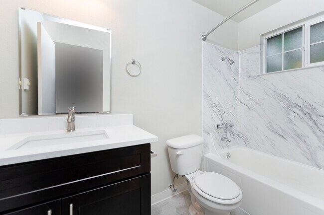 1 Bed 1 Bath - 501 Sq Ft - University Crossing Apartments