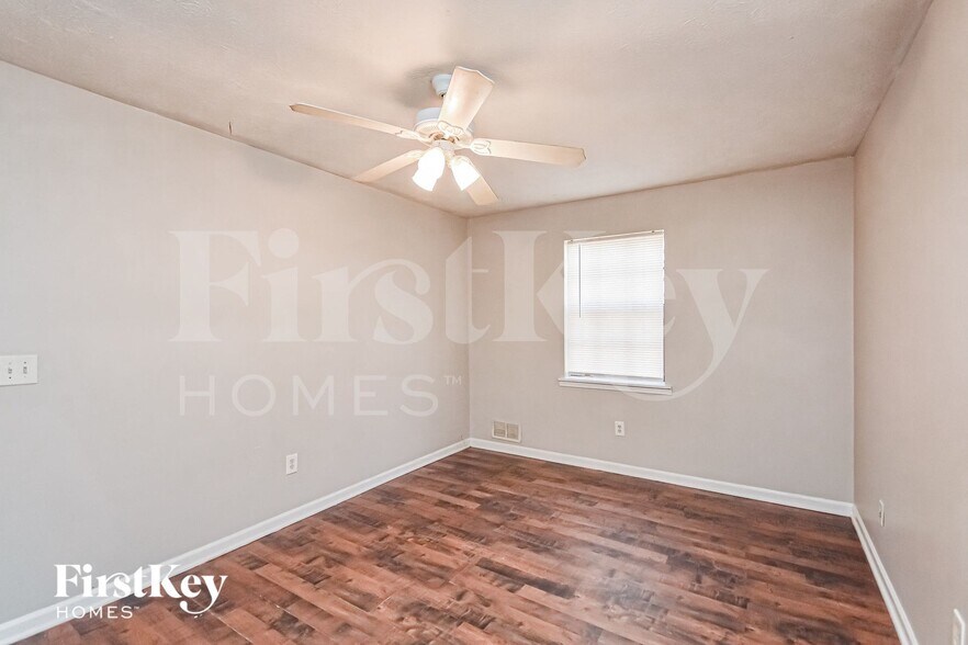 Building Photo - 975 Martin Rd