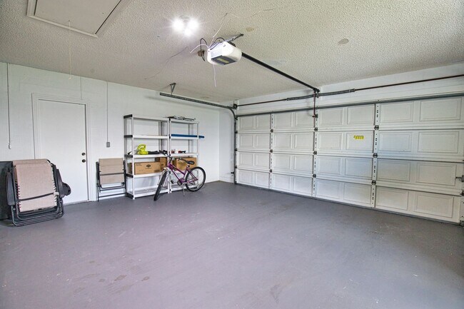 Building Photo - 782 Harrington Lake Dr N