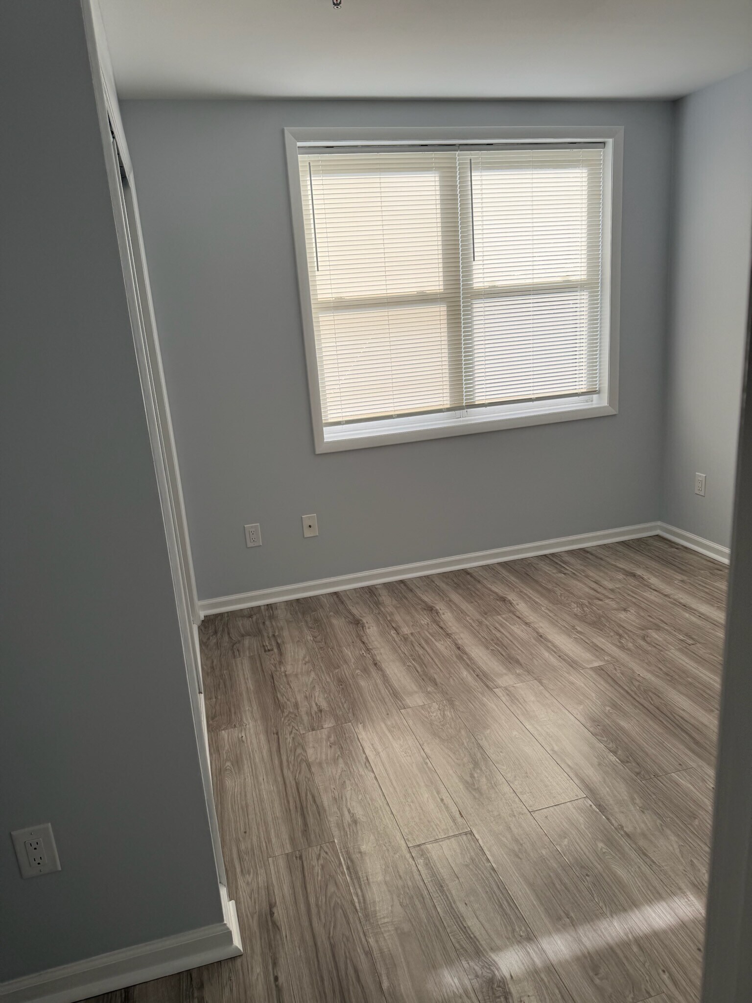 Building Photo - 182 Cliff St