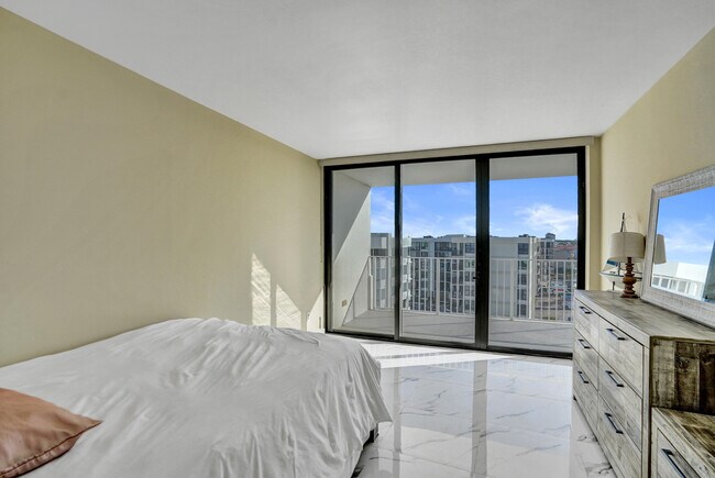 Building Photo - 3590 S Ocean Blvd