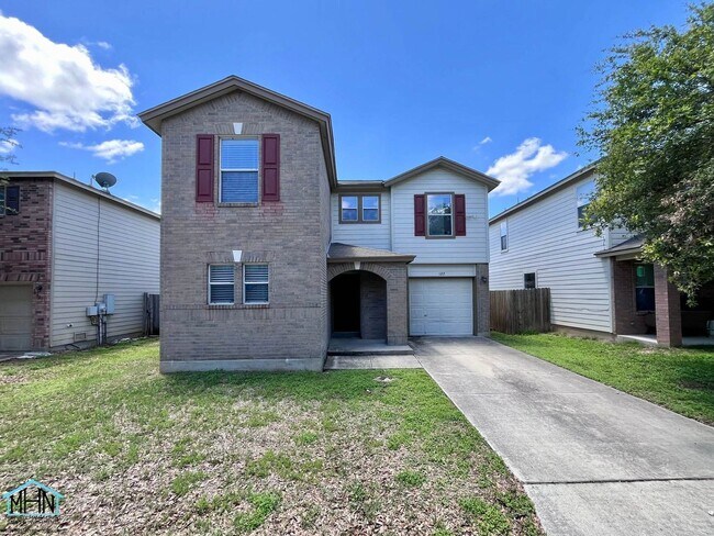 Building Photo - Charming 2 Storey 3-bedroom, 2.5-bath Home Conveniently Located Near Randolph AFB & SAMMC!