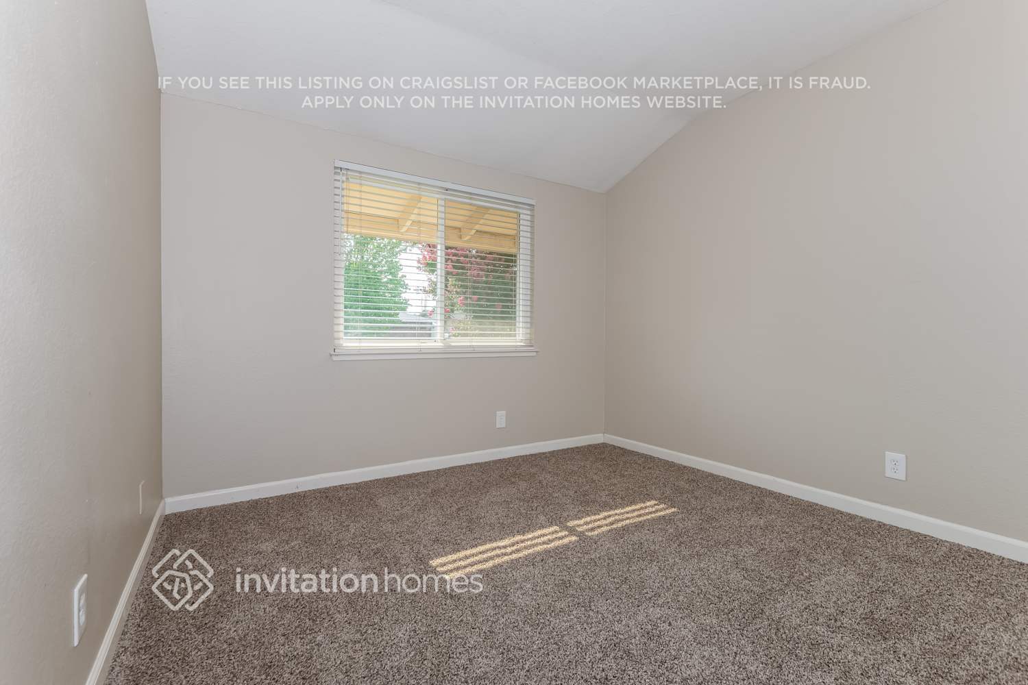 Building Photo - 1214 Cresthaven Dr