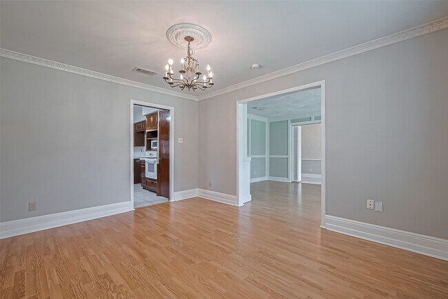Building Photo - 3518 Rolling Green Ln